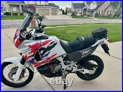 Selle Grand Confort compatible HONDA AFRICA TWIN XRV 750 1993-2002 Top Sellerie