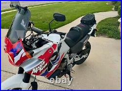 Selle Grand Confort compatible HONDA AFRICA TWIN XRV 750 1993-2002 Top Sellerie