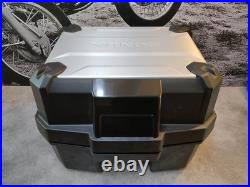 Top box noir gris 38L NU CRF1000 Africa twin / XADV 2016/17 Honda 08L71-MJP-G50 Top box noir gris 38L NU CRF1000 Africa twin / XADV 2016/17 Honda 08L71-MJP-G50